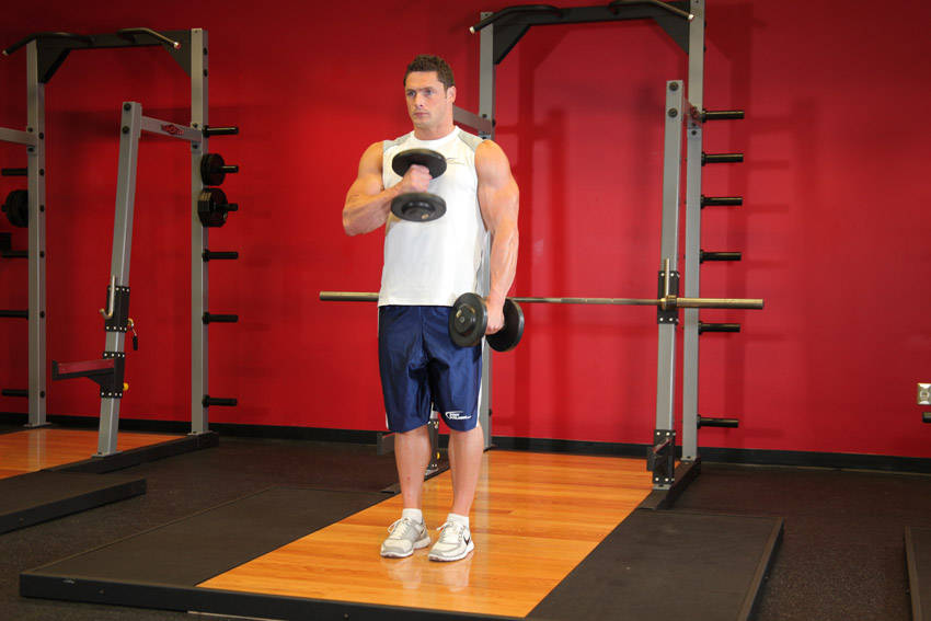 Cross Body Hammer Curl demonstration