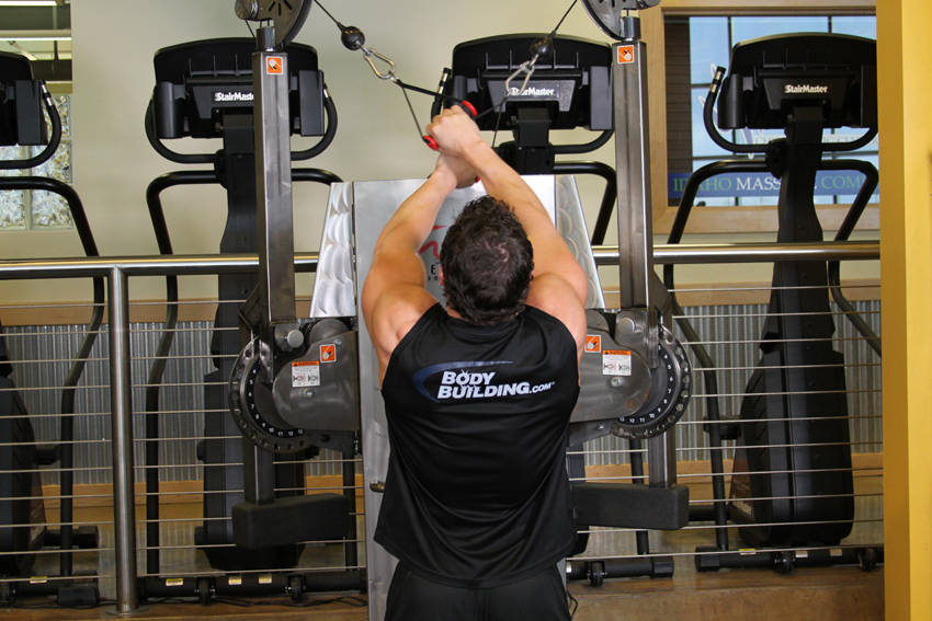 Full Range-Of-Motion Lat Pulldown demonstration