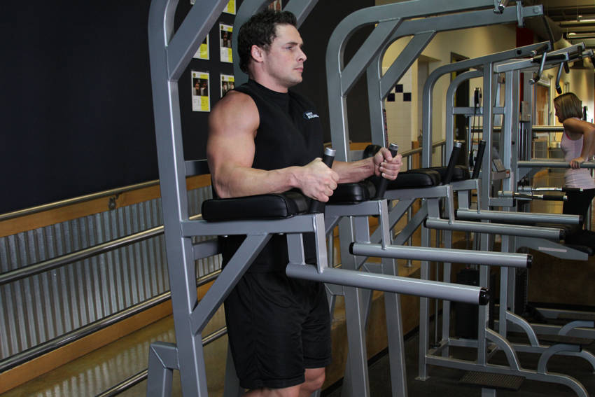 Knee/Hip Raise On Parallel Bars demonstration