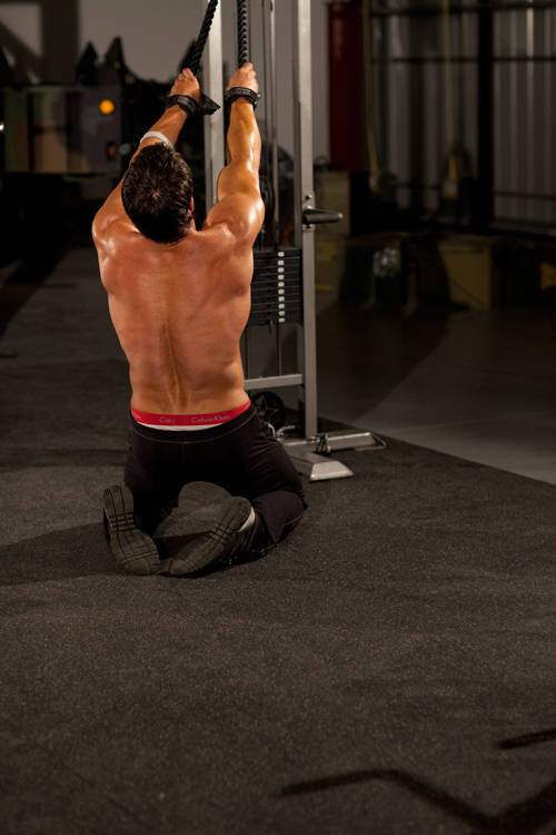 Kneeling High Pulley Row demonstration