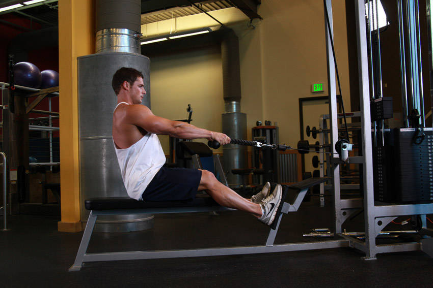 Low Pulley Row To Neck demonstration