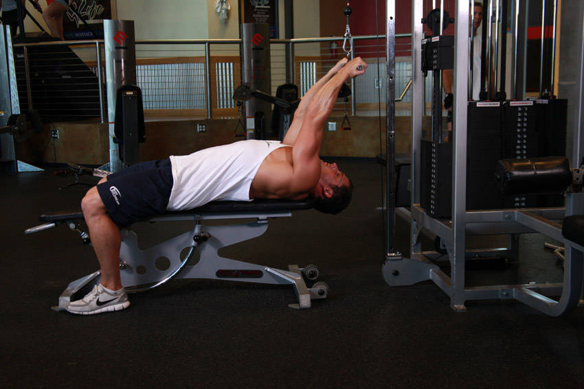 Lying Close-Grip Bar Curl On High Pulley demonstration