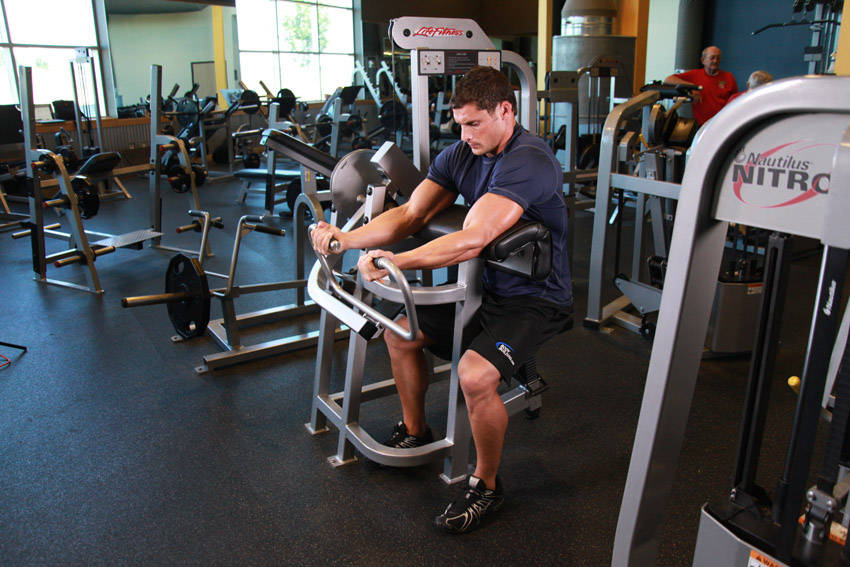Machine Preacher Curls demonstration