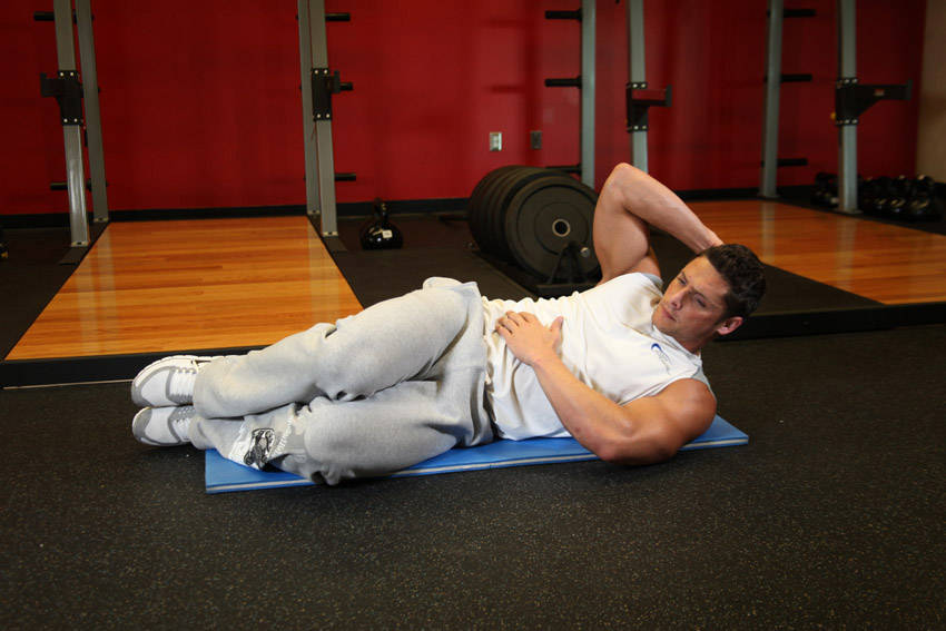 Oblique Crunches - On The Floor demonstration