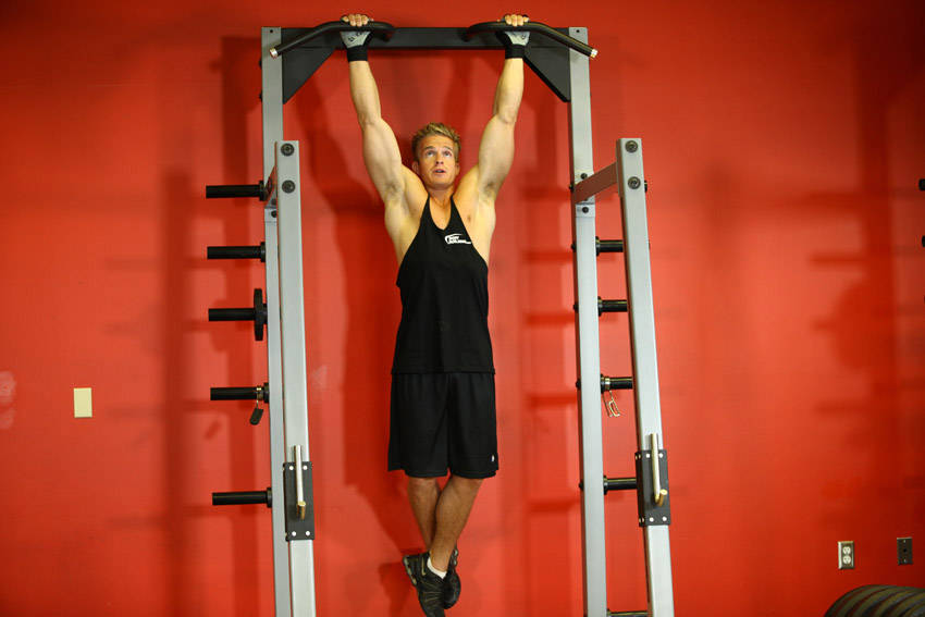 Rocky Pull-Ups/Pulldowns demonstration