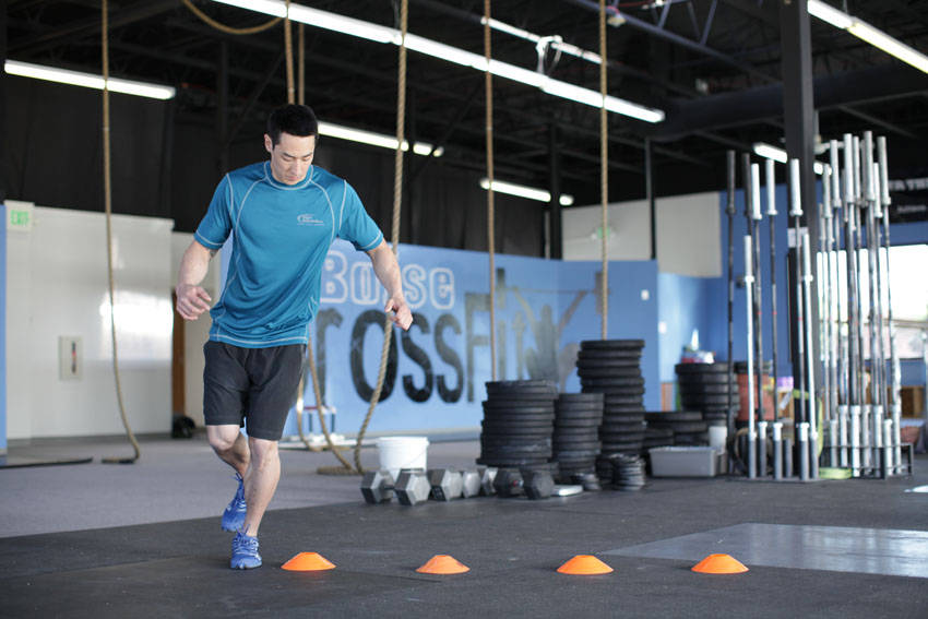 Single-Leg Lateral Hop demonstration