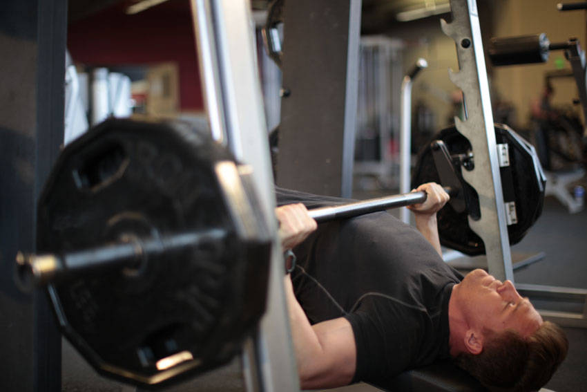 Smith Machine Decline Press demonstration