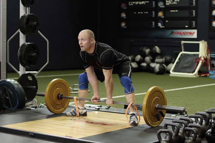 Sumo Deadlift with Bands demonstration