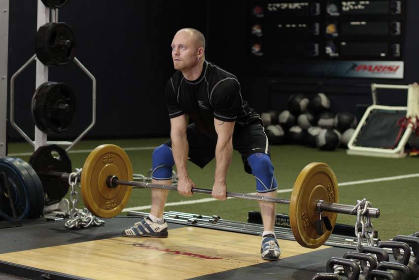 Sumo Deadlift with Chains demonstration