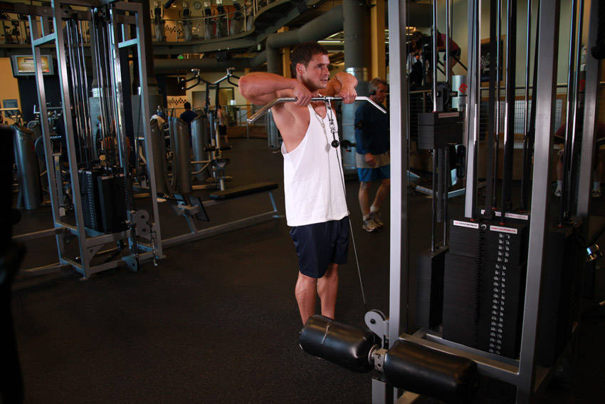 Upright Cable Row demonstration