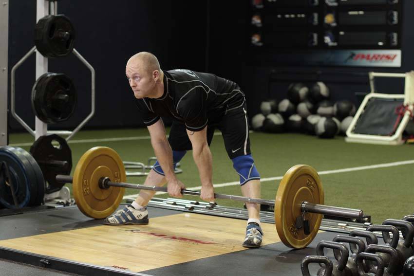 Wide Stance Stiff Legs demonstration